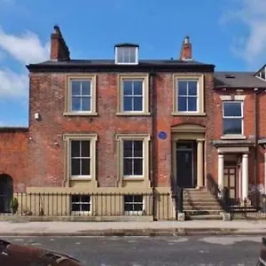 Guest house 114 Coltman Street Hull